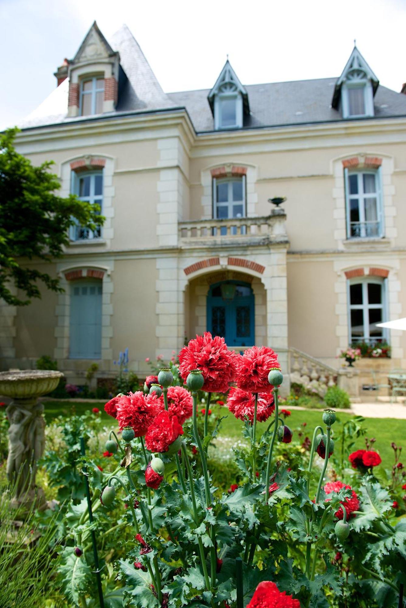 La Roseraie Neuville-de-Poitou Luaran gambar