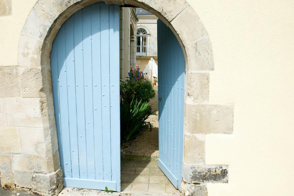 La Roseraie Neuville-de-Poitou Luaran gambar